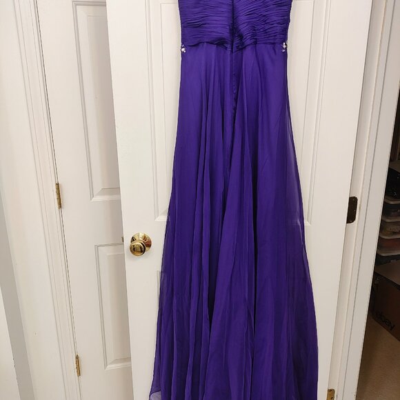 Purple flowy chiffon gown by Mac Duggal - Picture 5 of 6